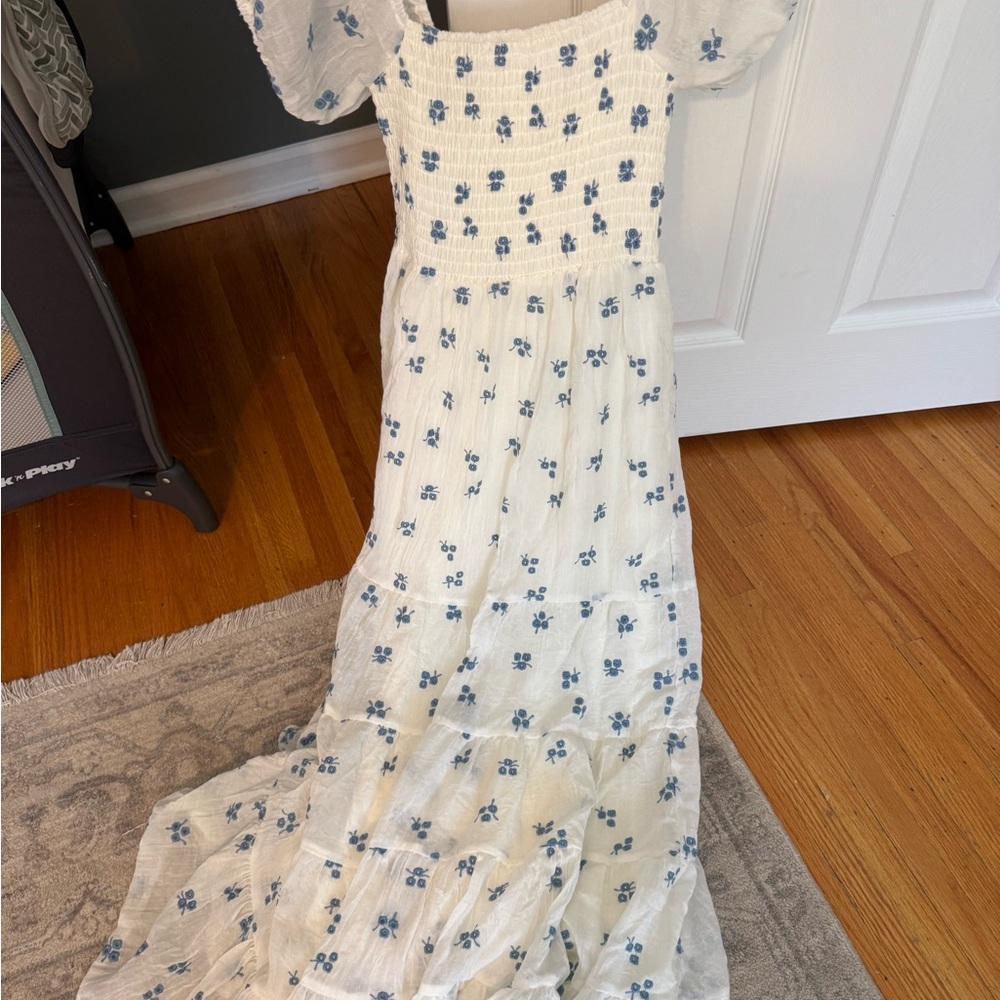 Altard state Floral White and Blue maxi puff Dress xs